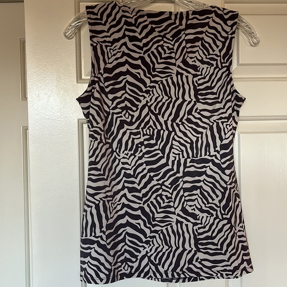 Anne Klein Subtle Animal Print Sleeveless Top-Very Versatile! - Picture 4 of 5
